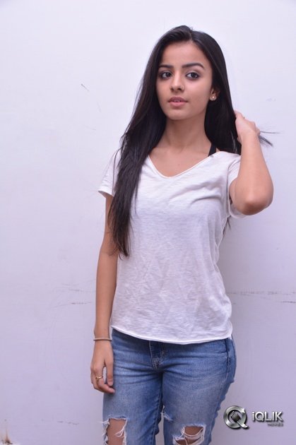 Mahima-Makwana-Interview-About-Venakatapuram-Movie